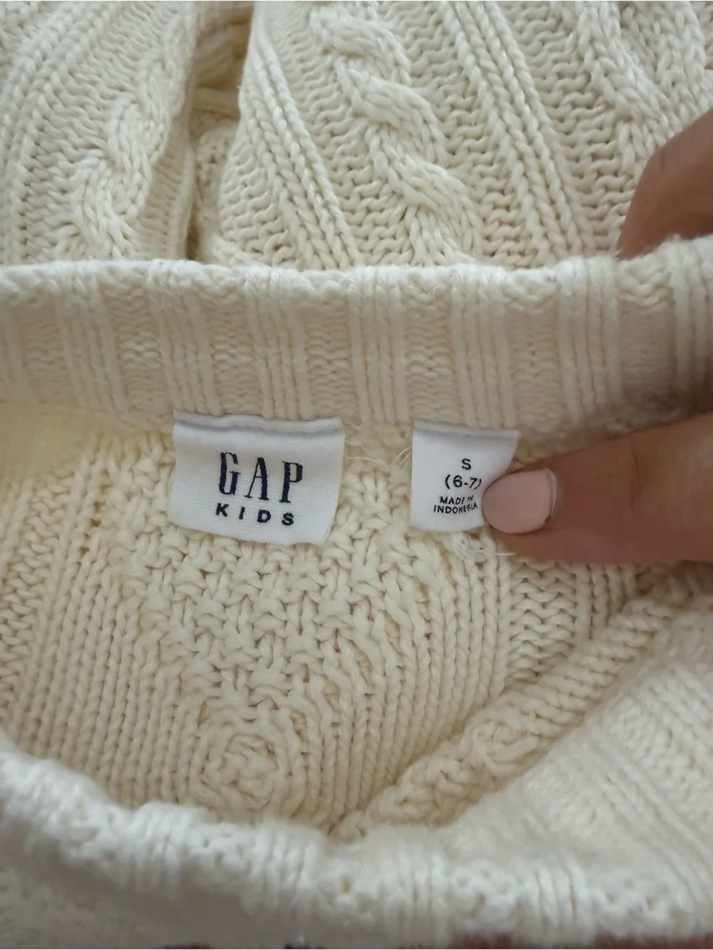 GAP Cream Cable-Knit Cropped Crewneck Sweater